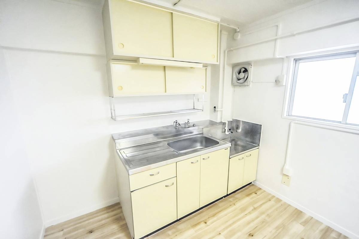 Dapur di Village House Mukougaoka di Miyamae-ku