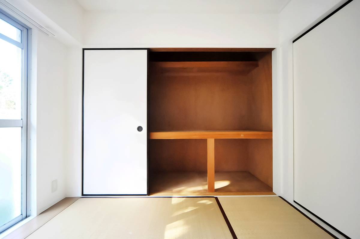 Khu vực chứa đồ của Village House Shimo Kuzawa ở Chuo-ku