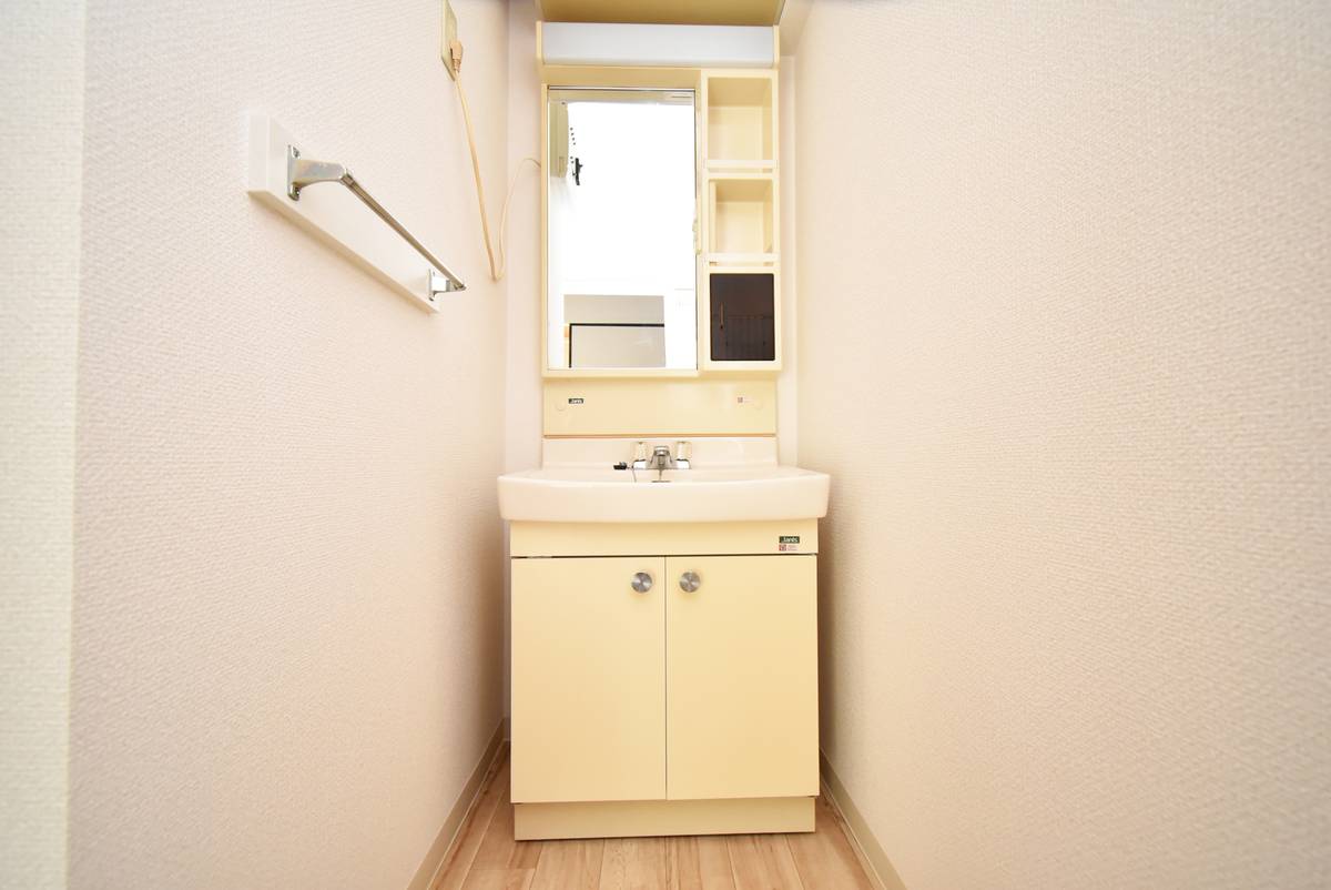 Ruang Rias di Village House Shimo Kuzawa di Chuo-ku