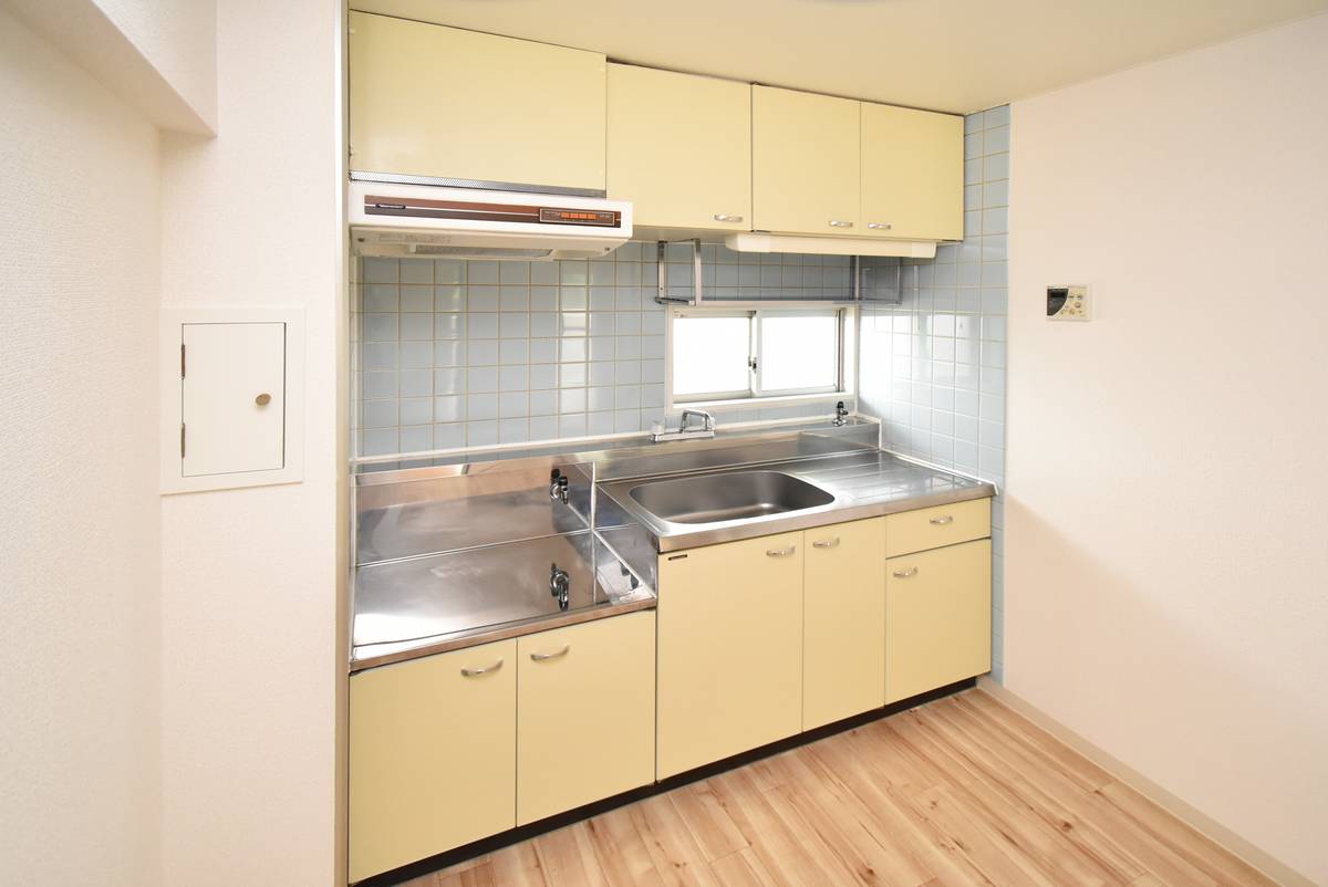 Khu vực bếp của Village House Shimo Kuzawa ở Chuo-ku