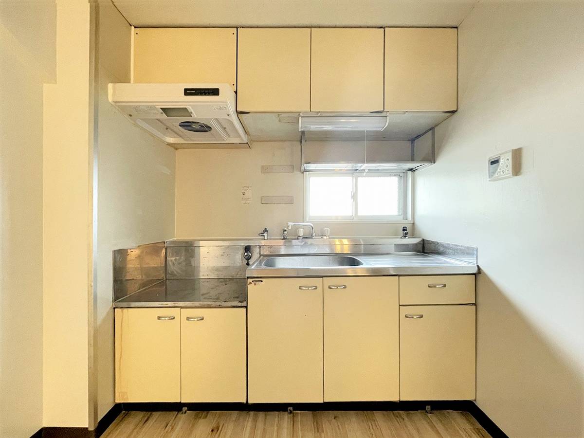 Dapur di Village House Ninomiya di Naka-gun