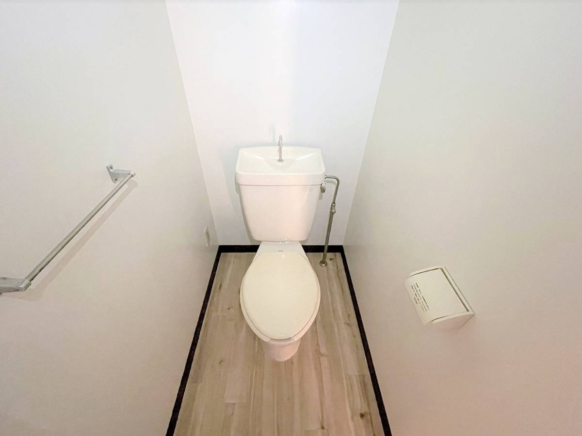 Toilet di Village House Ninomiya di Naka-gun