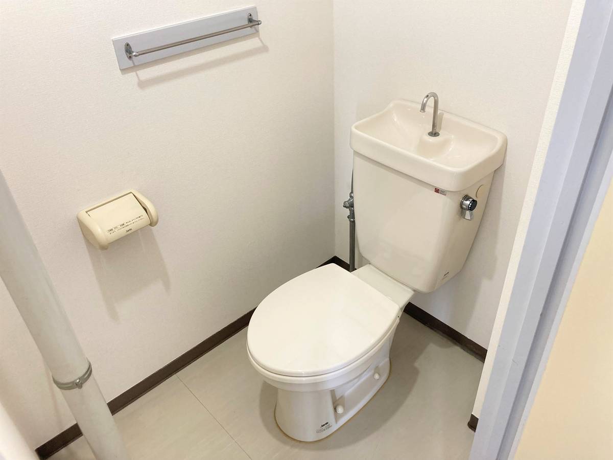 位于横須賀市的Village House 不入斗的厕所