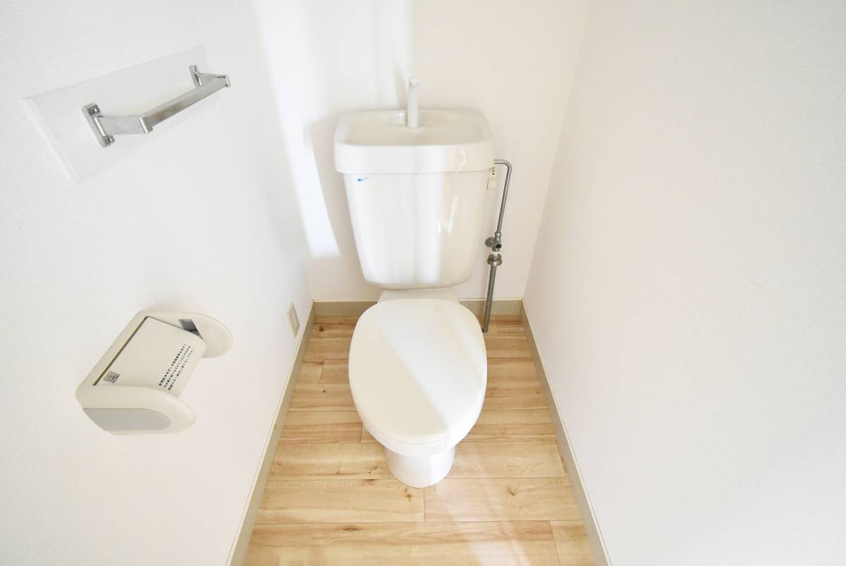 Toilet di Village House Iriyamazu di Yokosuka-shi