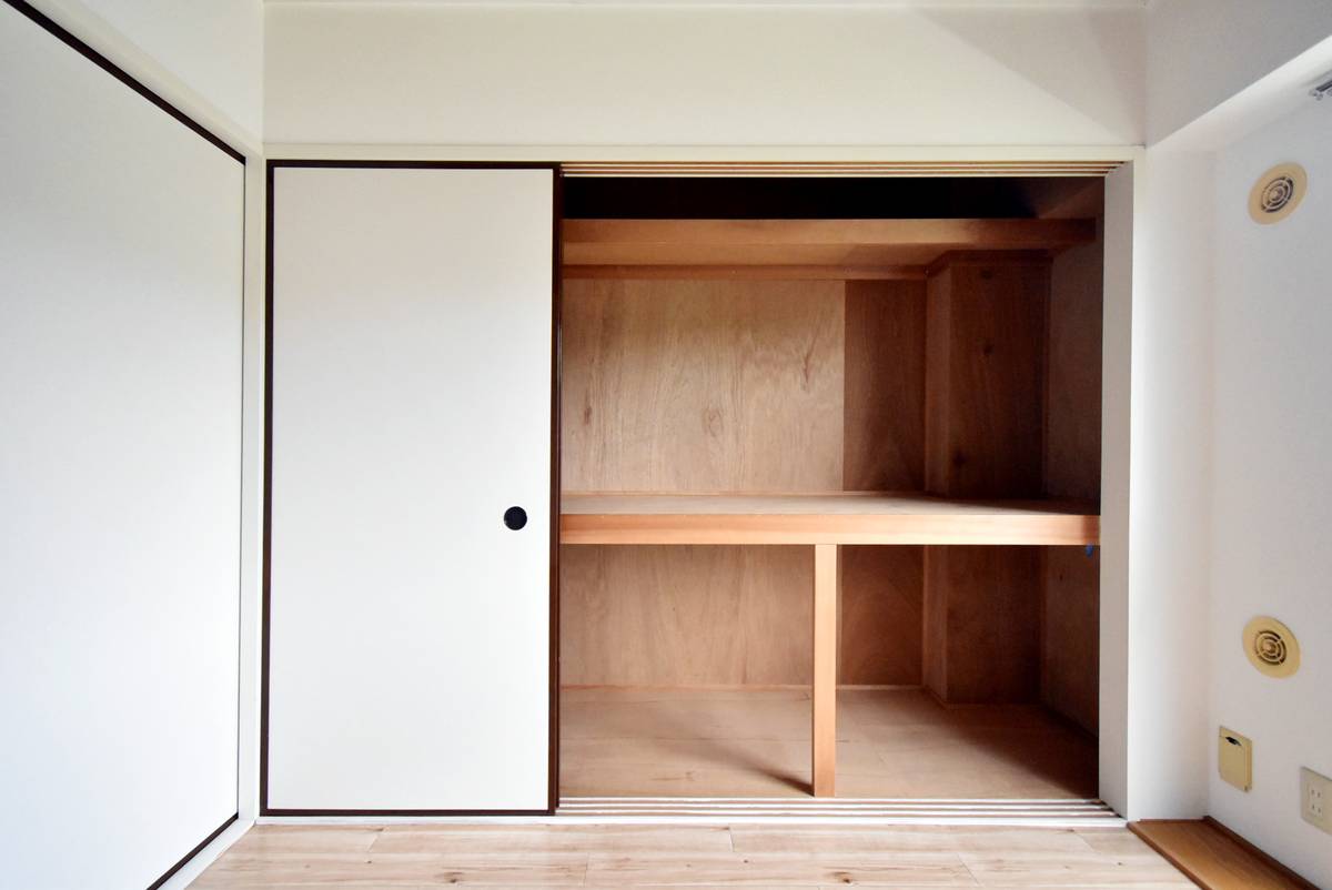 Gudang di Village House Iriyamazu di Yokosuka-shi