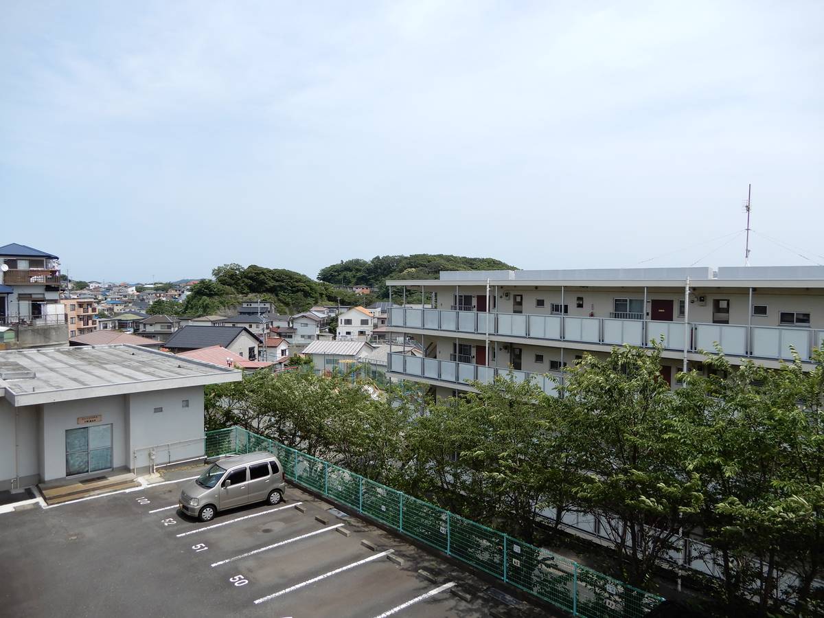 Tầm nhìn từ Village House Kugou ở Yokosuka-shi