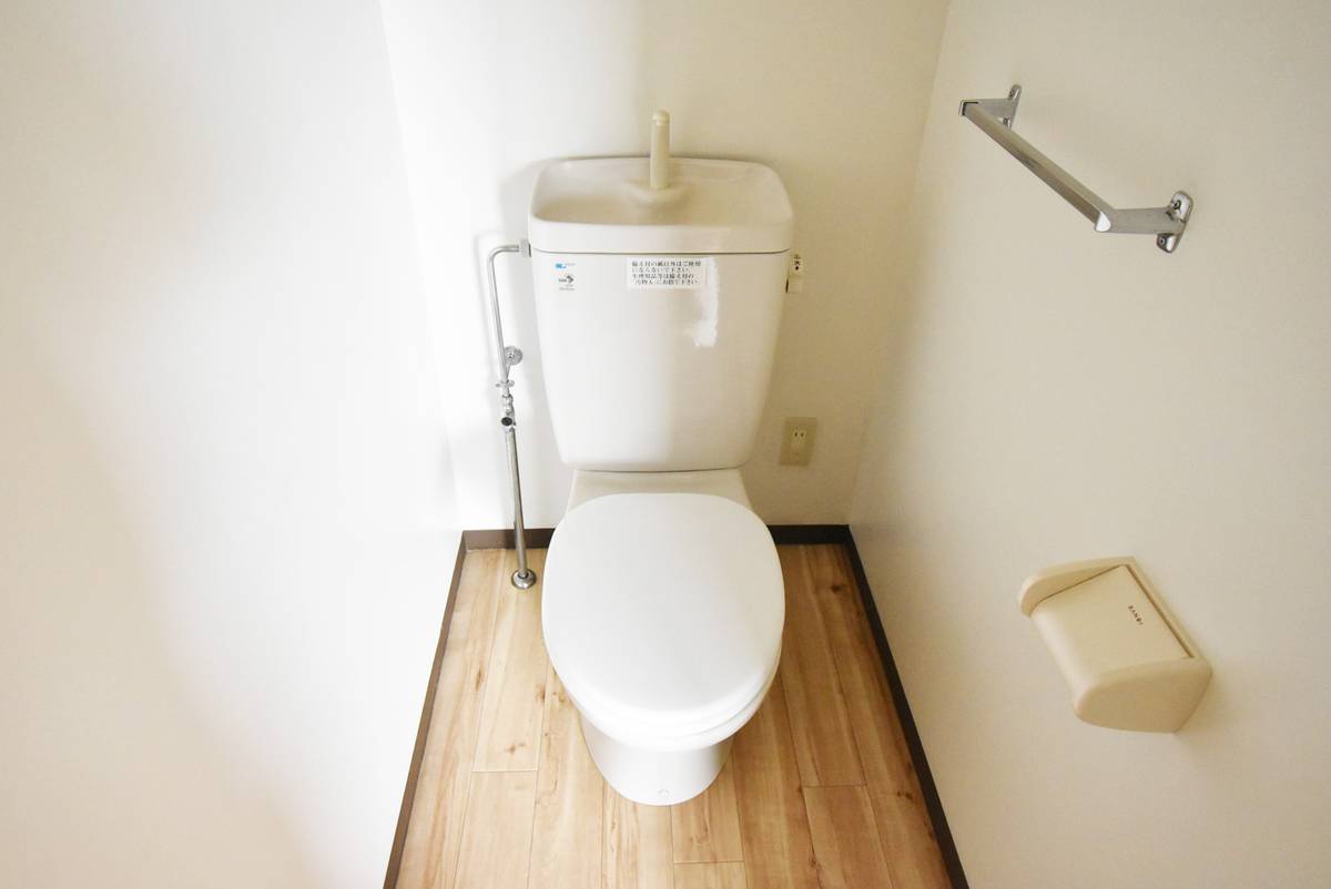位于横須賀市的Village House 公郷的厕所