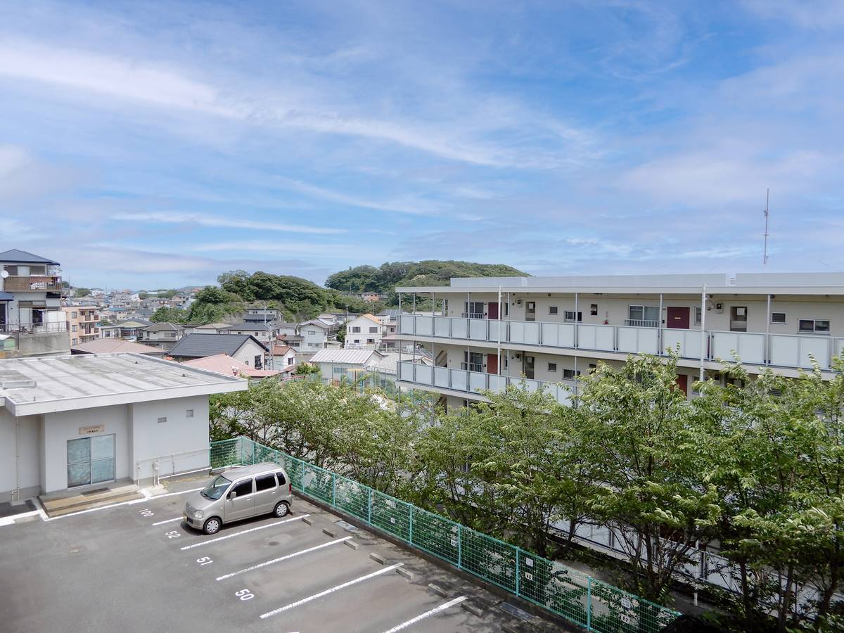 Tầm nhìn từ Village House Kugou ở Yokosuka-shi