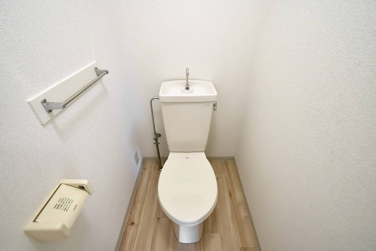 Nhà vệ sinh của Village House Kamikido ở Higashi-ku
