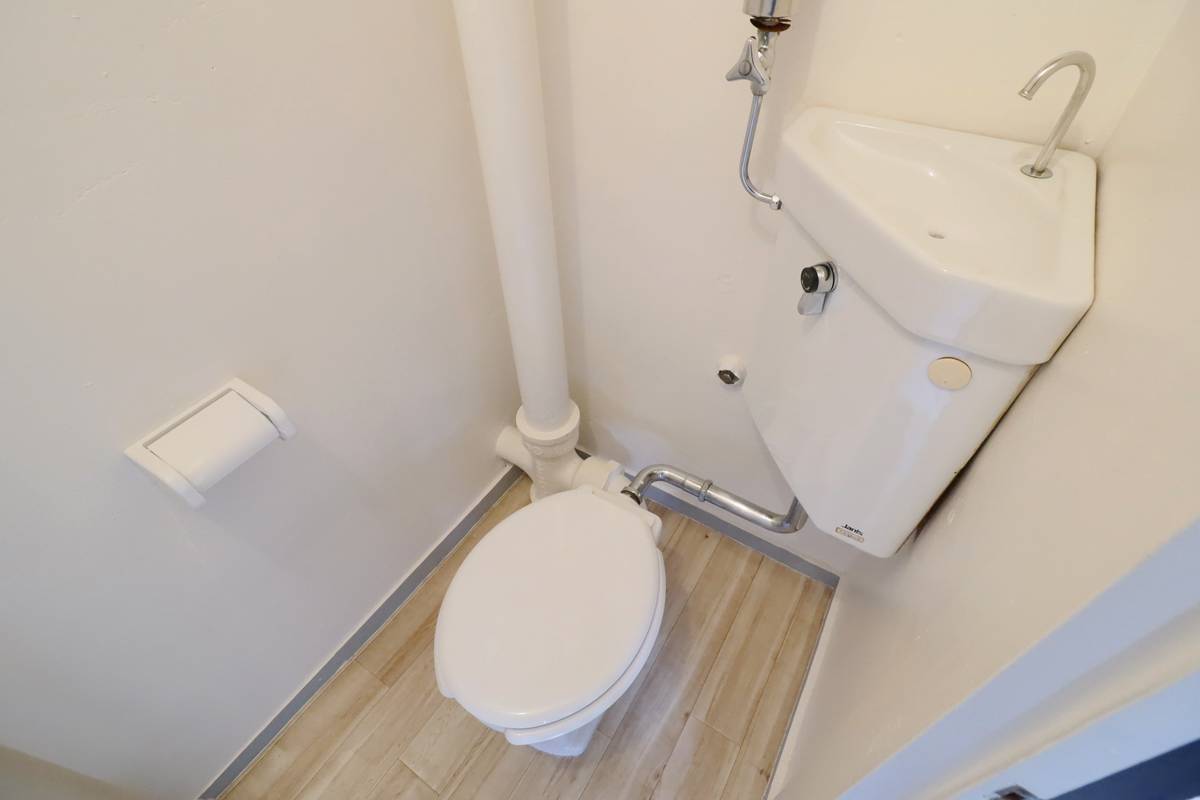 Toilet in Village House Konakadai in Inage-ku