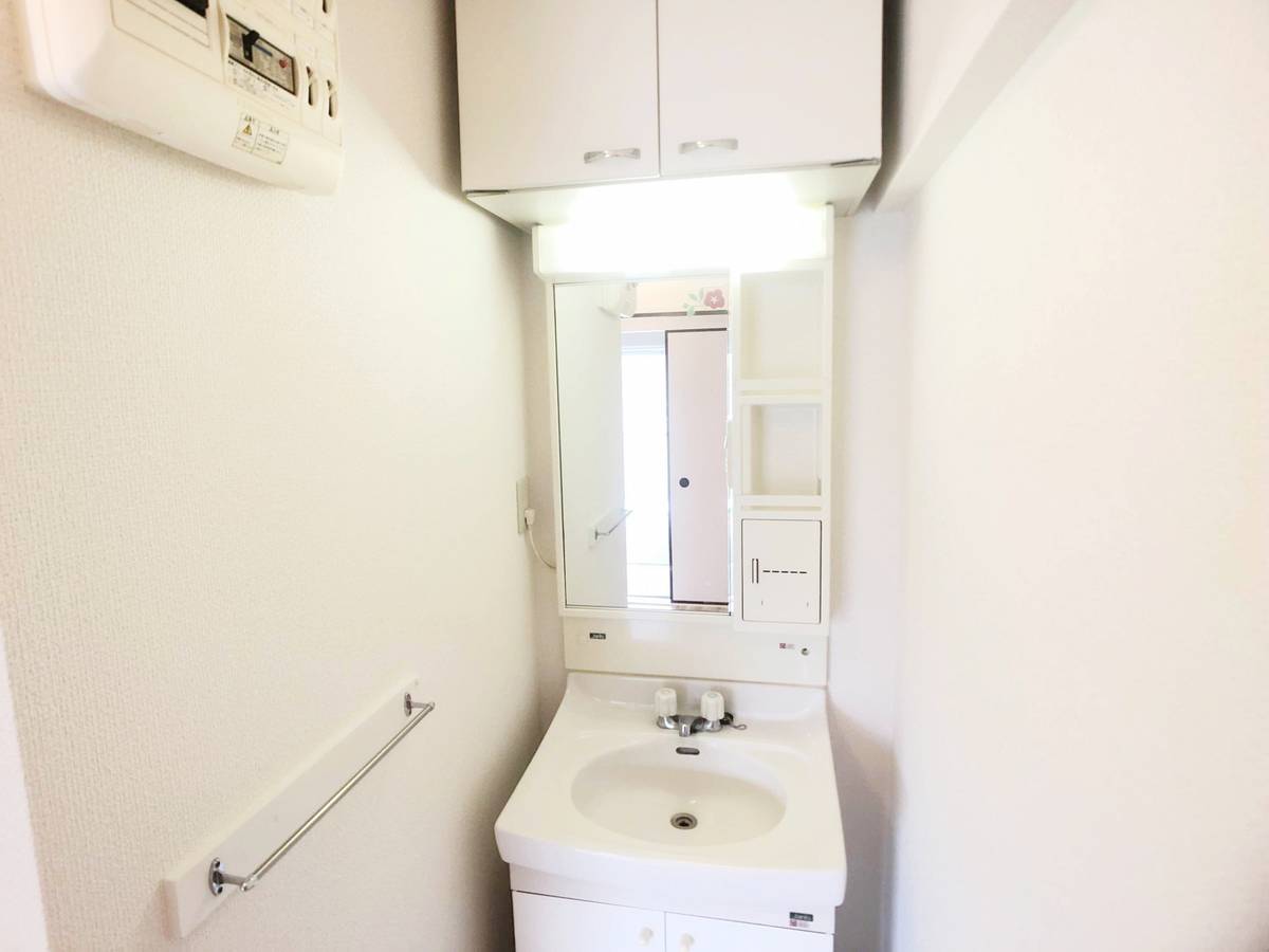 Powder Room in Village House Zenbu in Asahi-ku