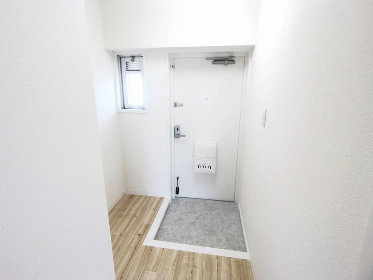 Apartment Entrance in Village House Zenbu in Asahi-ku