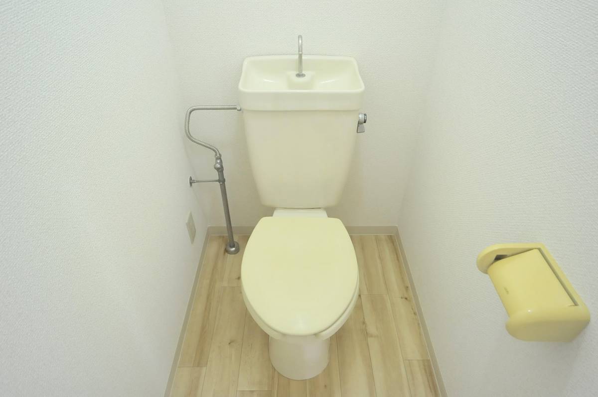 Toilet di Village House Akuwa di Seya-ku