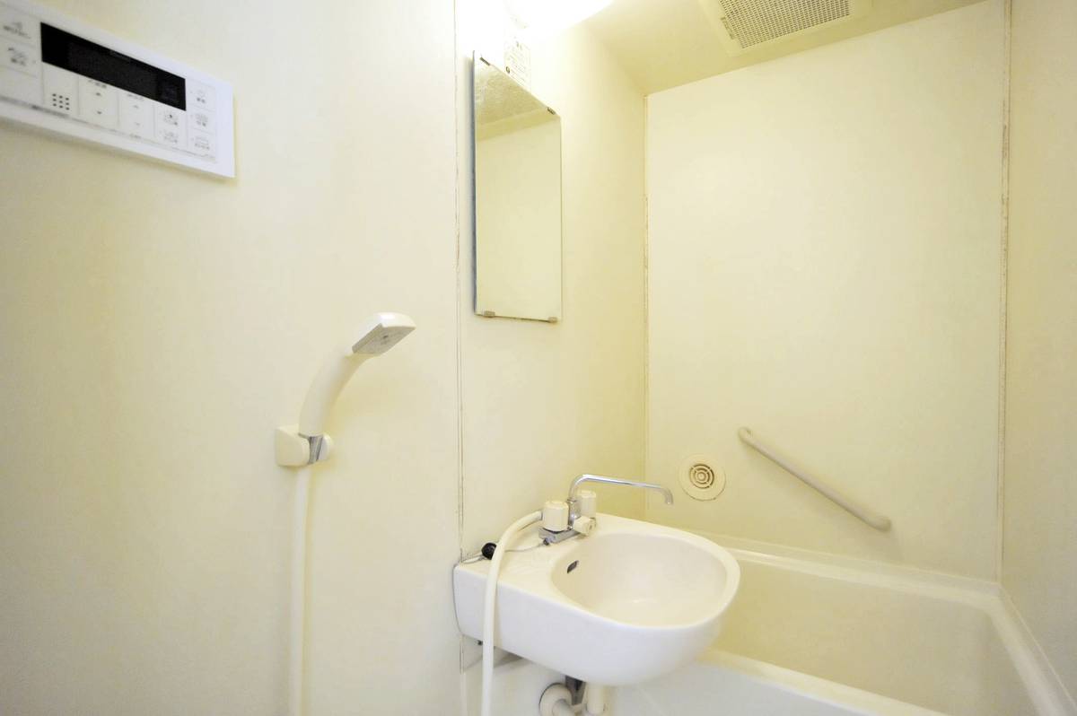 Ruang Rias di Village House Sugeta di Kanagawa-ku