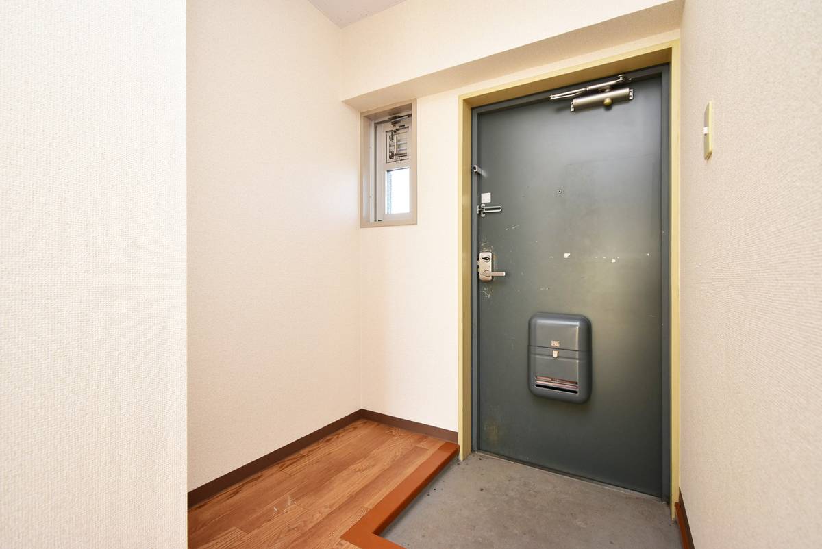 Apartment Entrance in Village House Akita in Akiruno-shi
