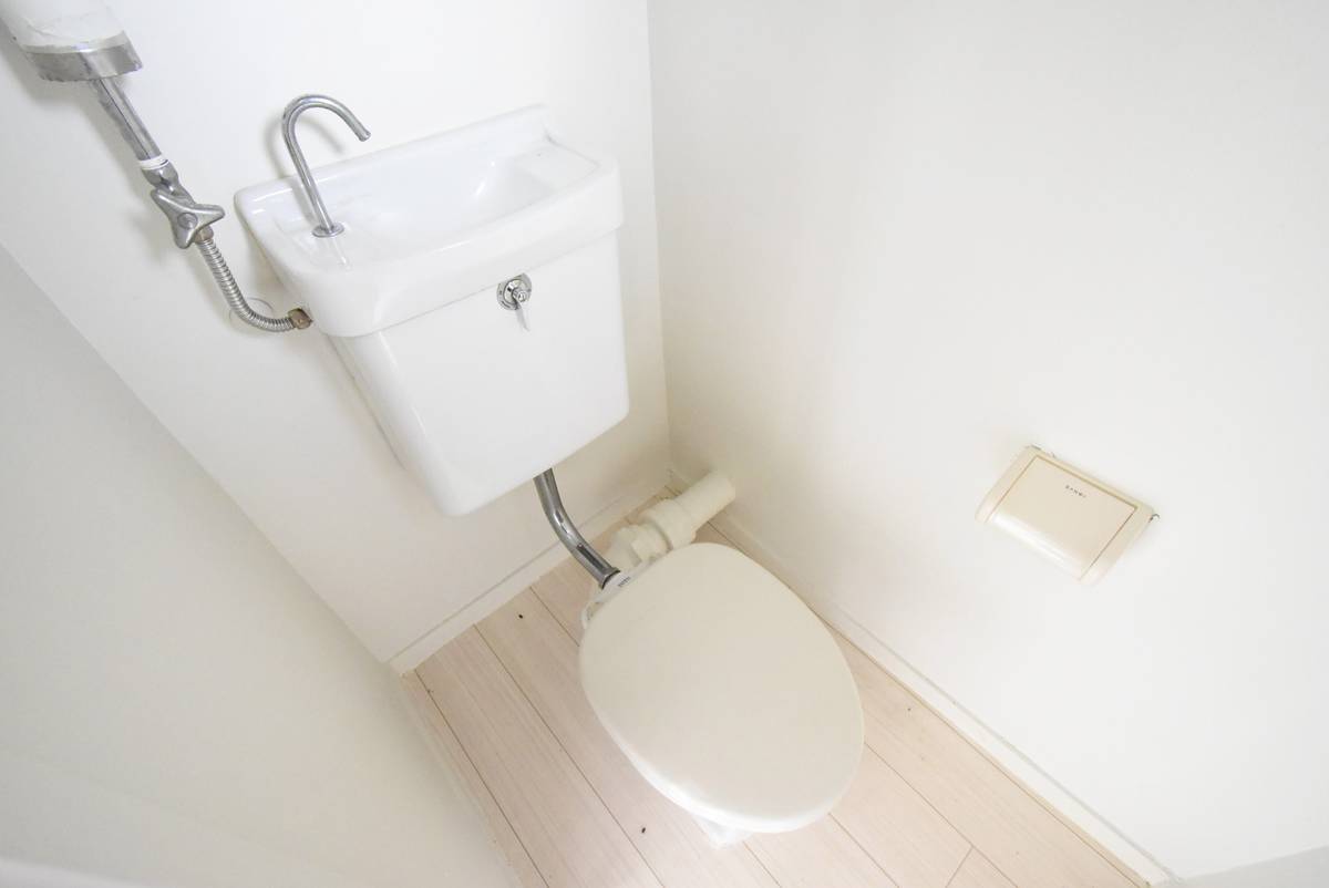 位于宇都宮市的Village House 平出的厕所