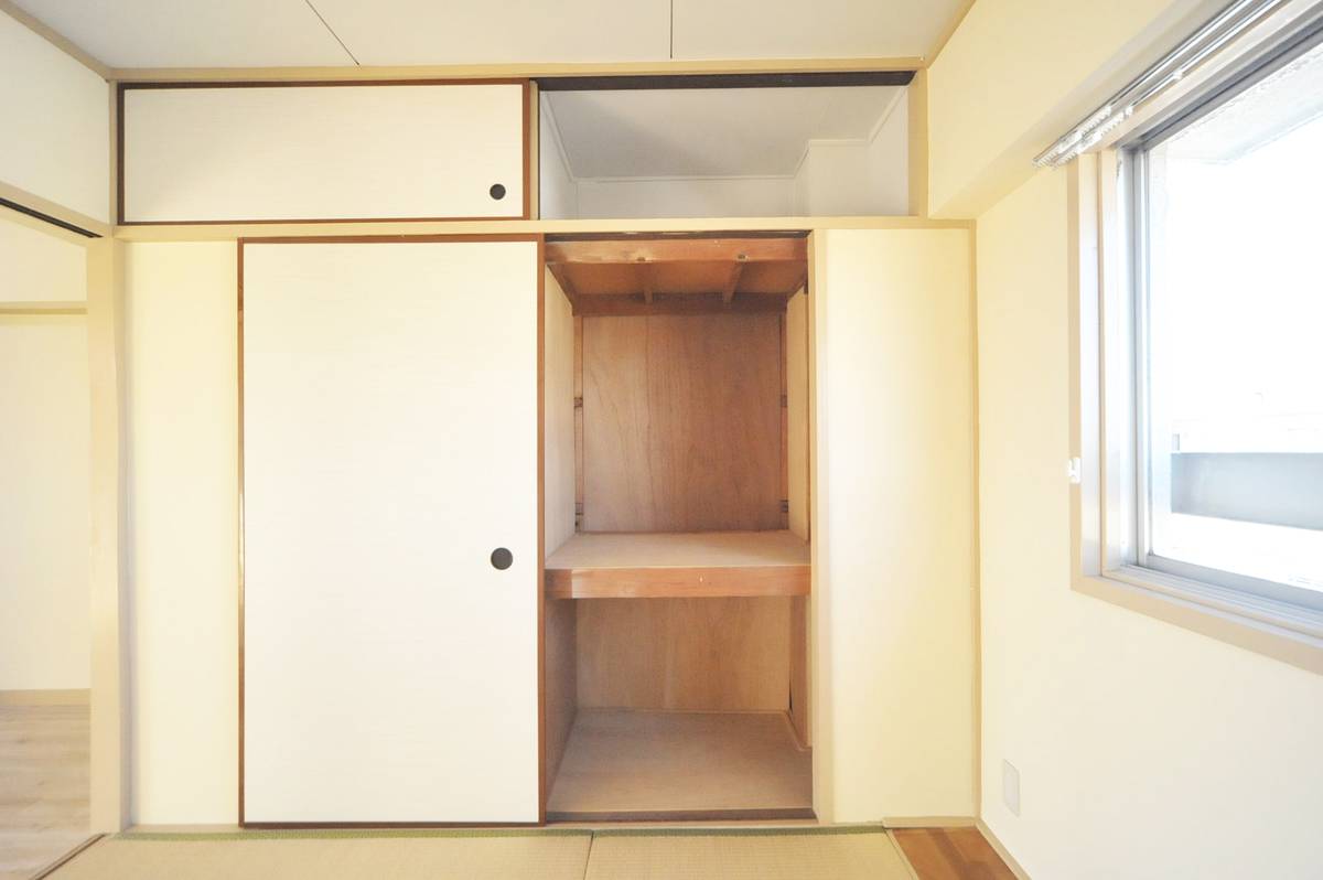 Storage Space in Village House Sanda in Atsugi-shi