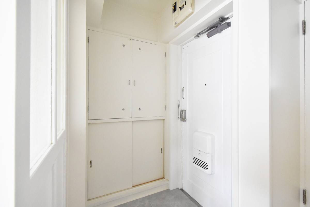 Pintu Masuk Apartemen di Village House Matsuo di Iida-shi