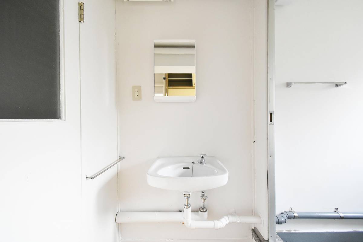位于熊谷市的Village House 十六間第二的洗手间