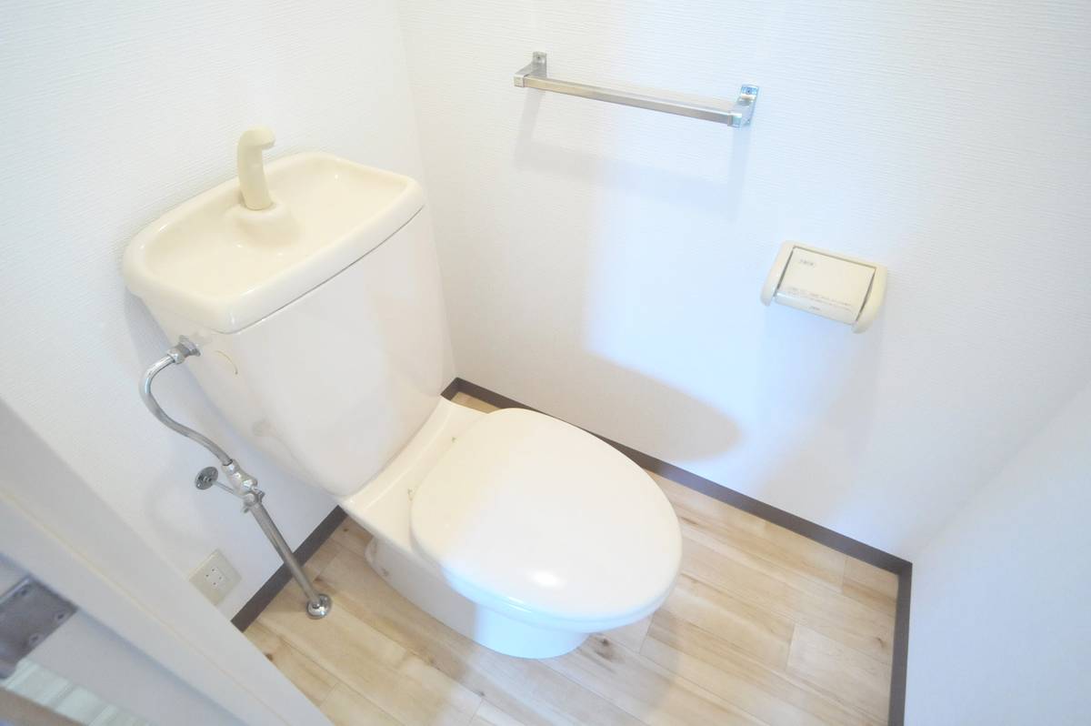 Toilet in Village House Ooshima in Hiratsuka-shi