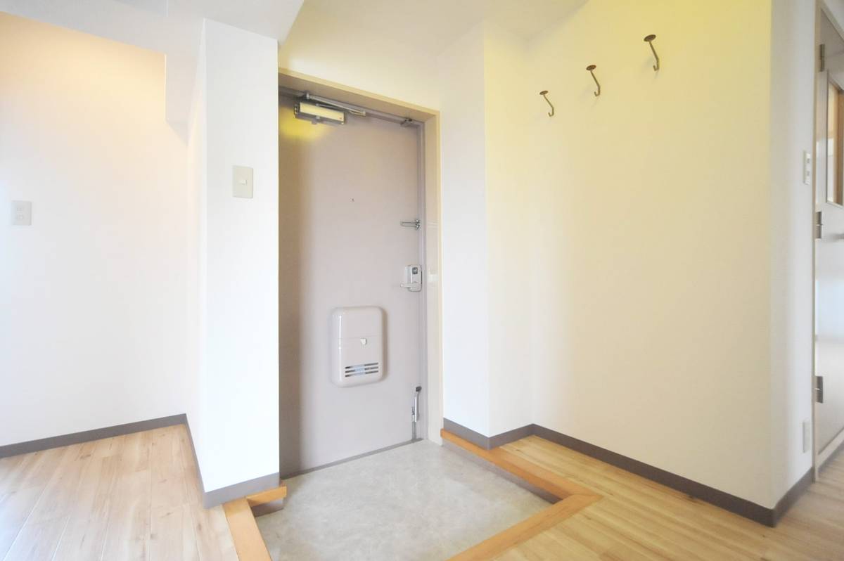 Apartment Entrance in Village House Ooshima in Hiratsuka-shi
