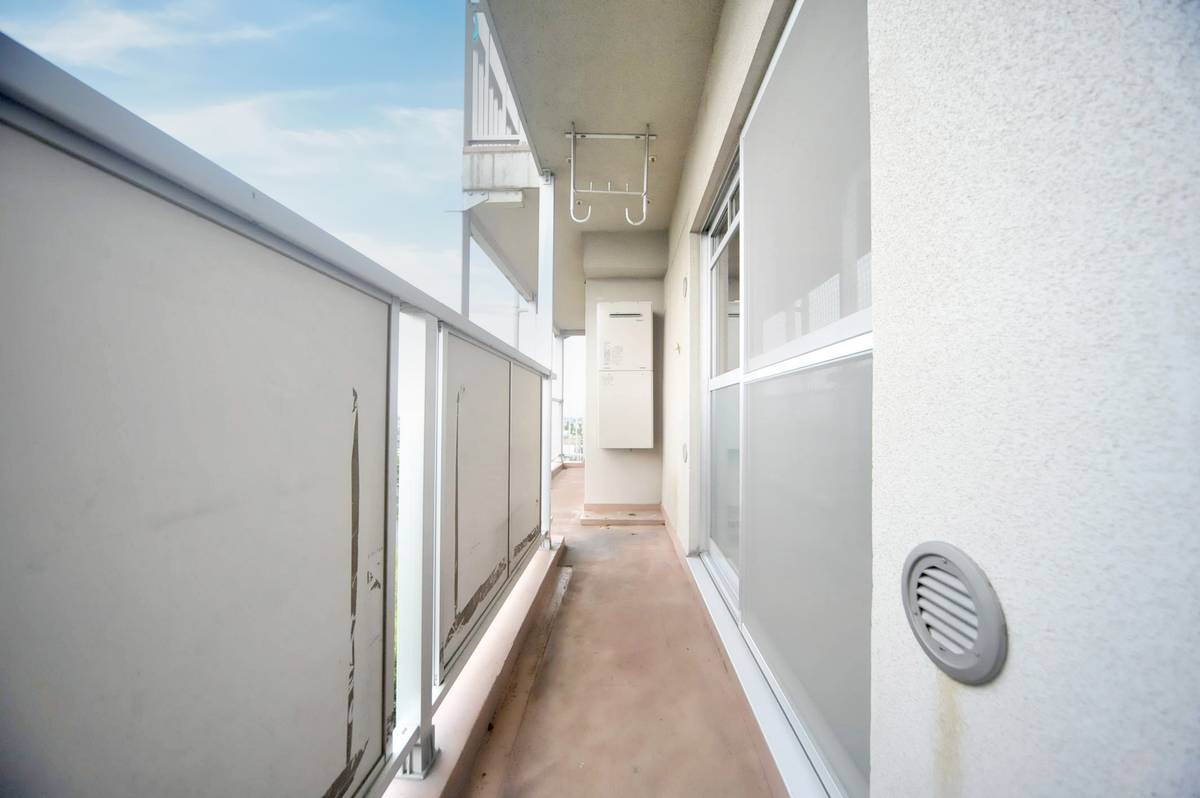 Balcony in Village House Ooshima in Hiratsuka-shi