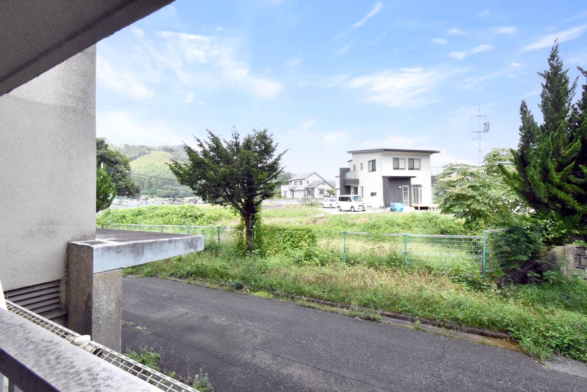 Tầm nhìn từ Village House Kawagishi ở Okaya-shi