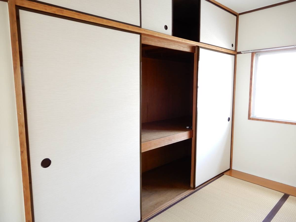 Storage Space in Village House Kemigawa in Mihama-ku