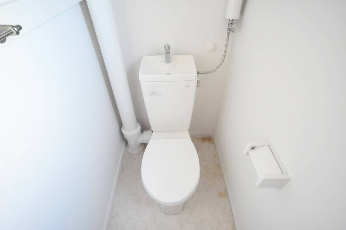 Toilet in Village House Shimojima Dai 2 in Hiratsuka-shi
