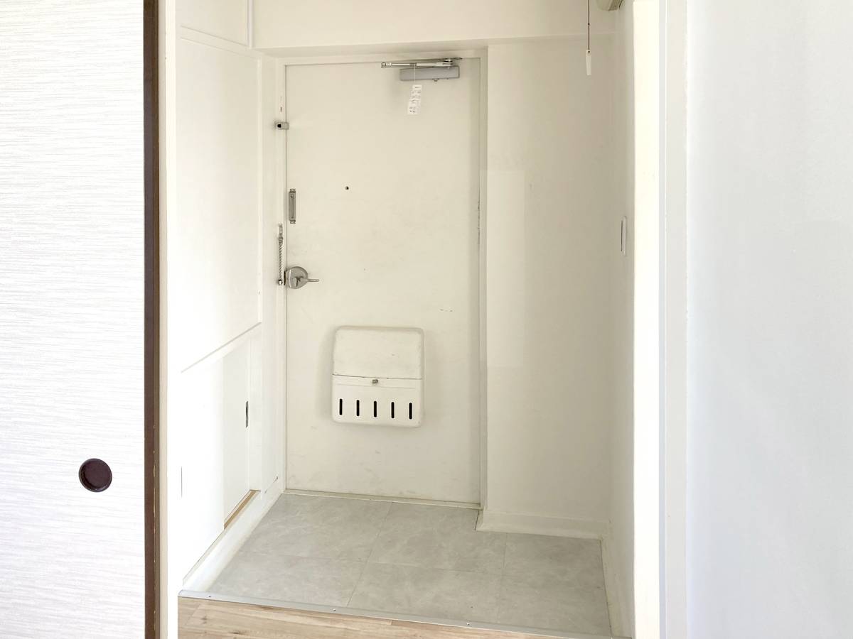 Pintu Masuk Apartemen di Village House Nakagomi di Saku-shi