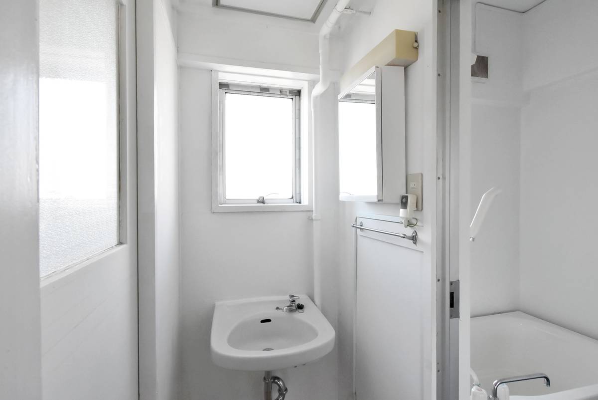 Ruang Rias di Village House Nakagomi di Saku-shi