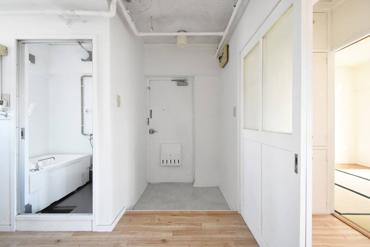 Pintu Masuk Apartemen di Village House Nakagomi di Saku-shi