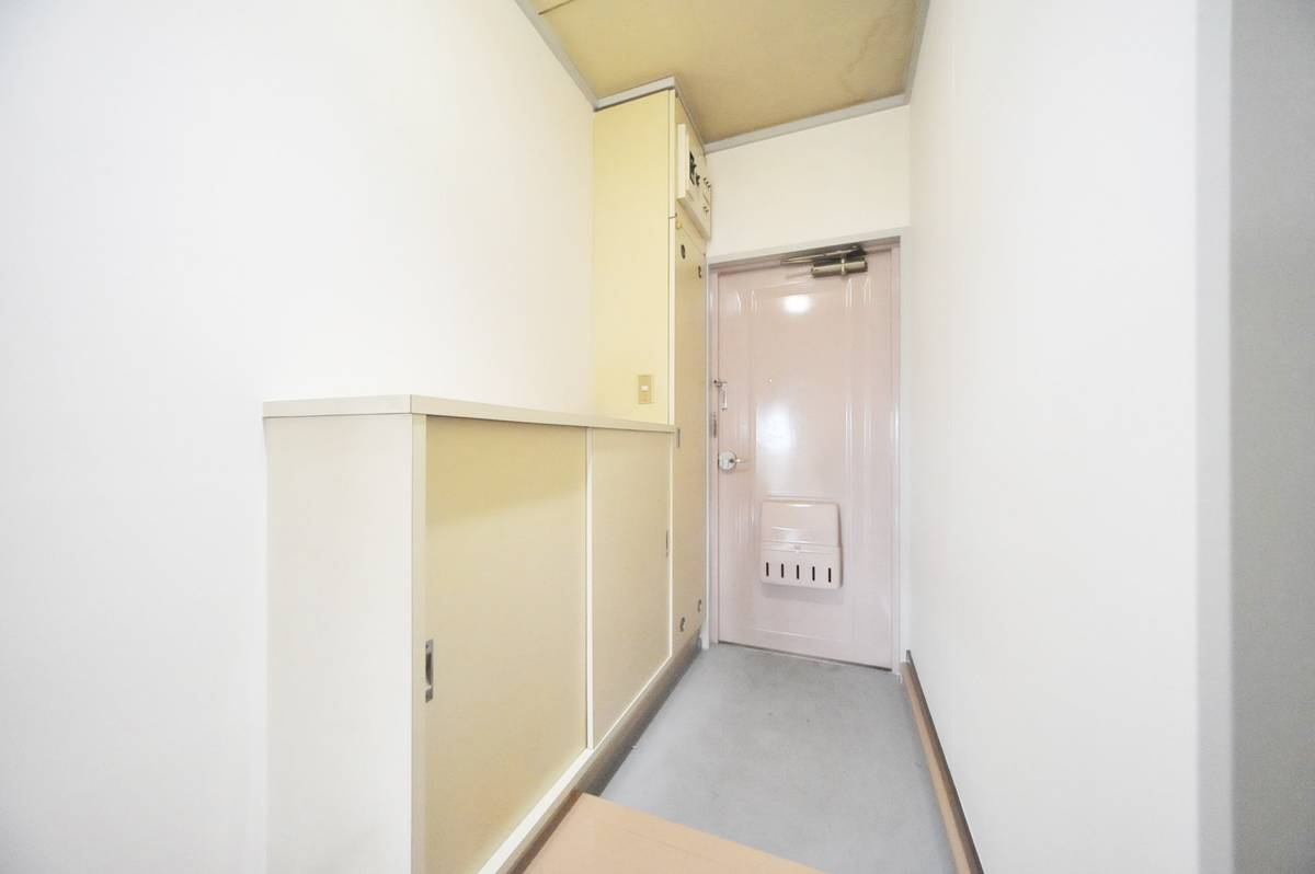 品川区ビレッジハウス品川八潮タワーの玄関