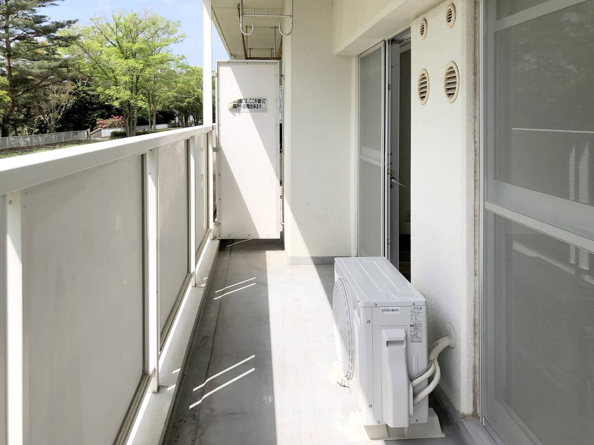 Balkon di Village House Narita Azuma Tower di Narita-shi