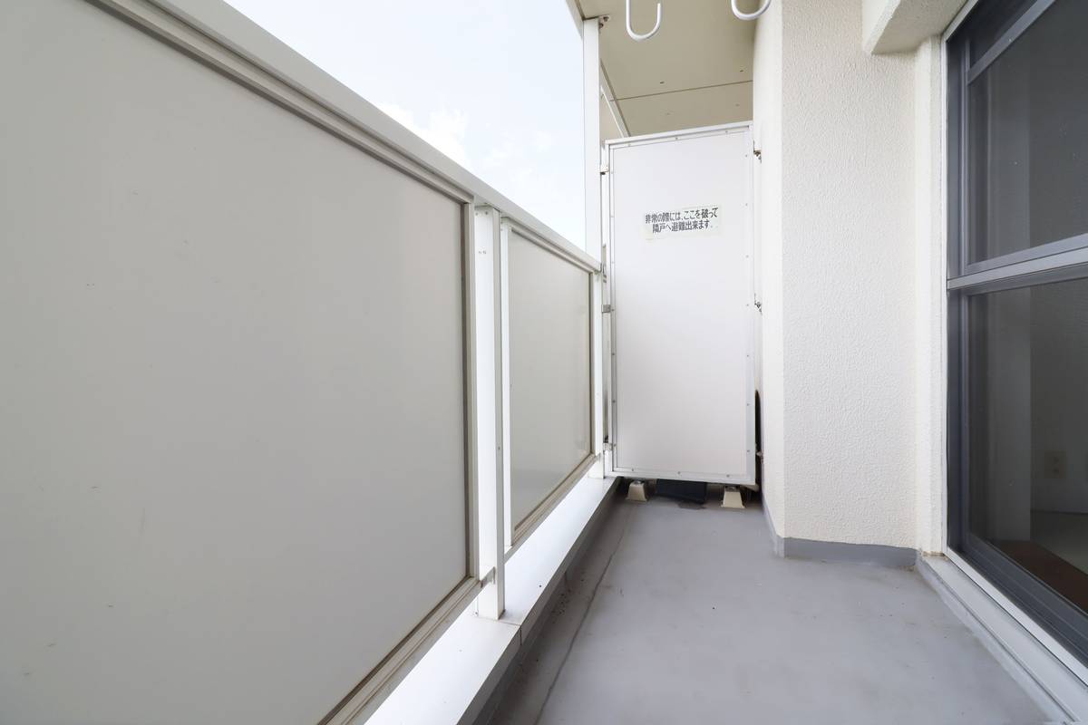 成田市ビレッジハウス成田吾妻タワーのバルコニー