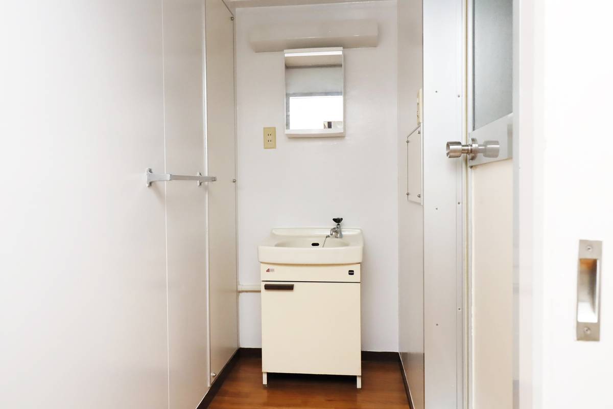 成田市ビレッジハウス成田吾妻タワーの洗面所