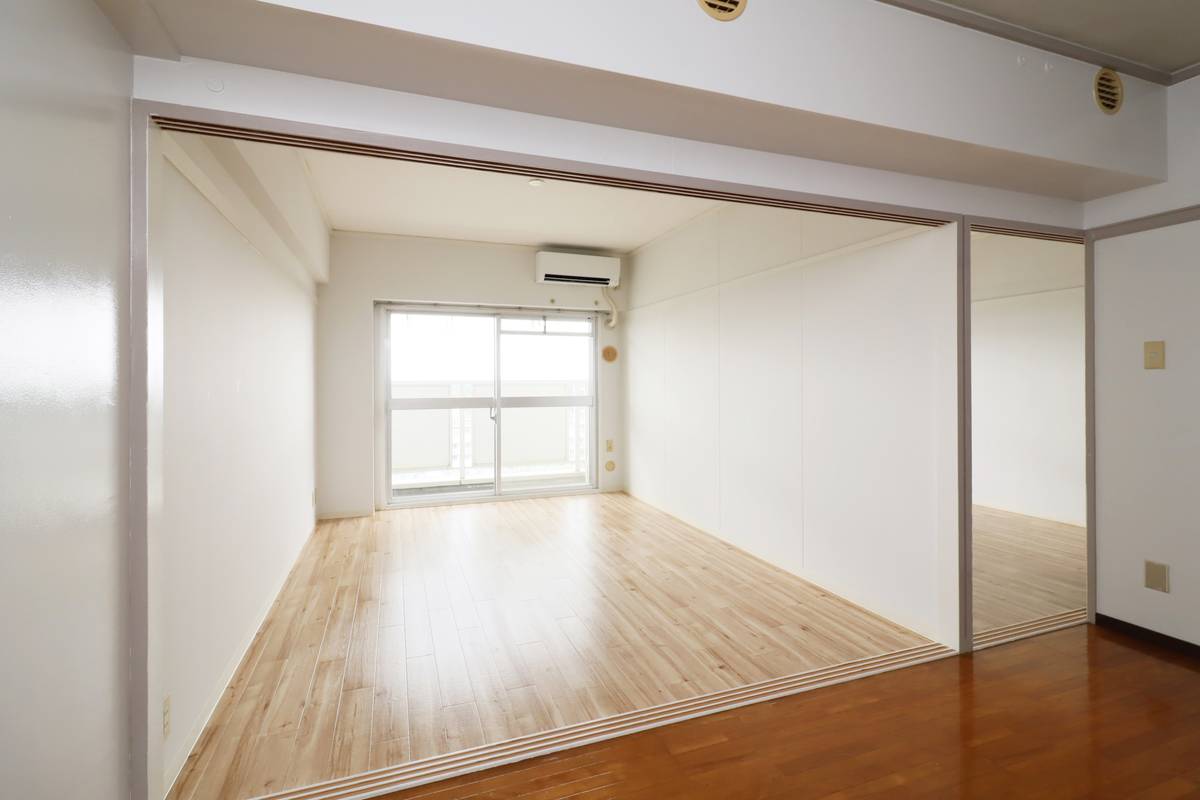 成田市ビレッジハウス成田吾妻タワーのリビング