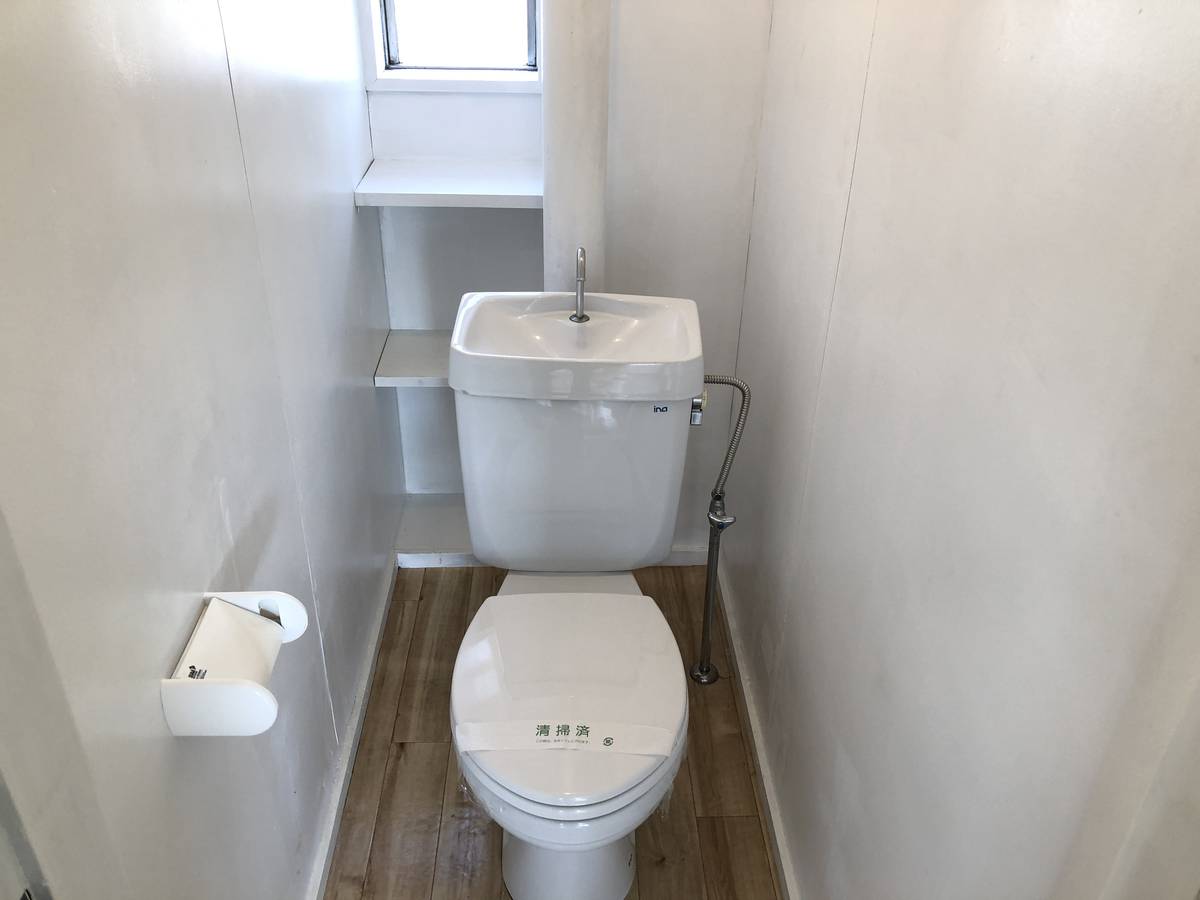 Toilet in Village House Hon Kawamata in Hanyu-shi