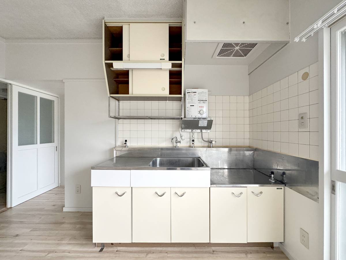 Khu vực bếp của Village House Koushoku ở Chikuma-shi