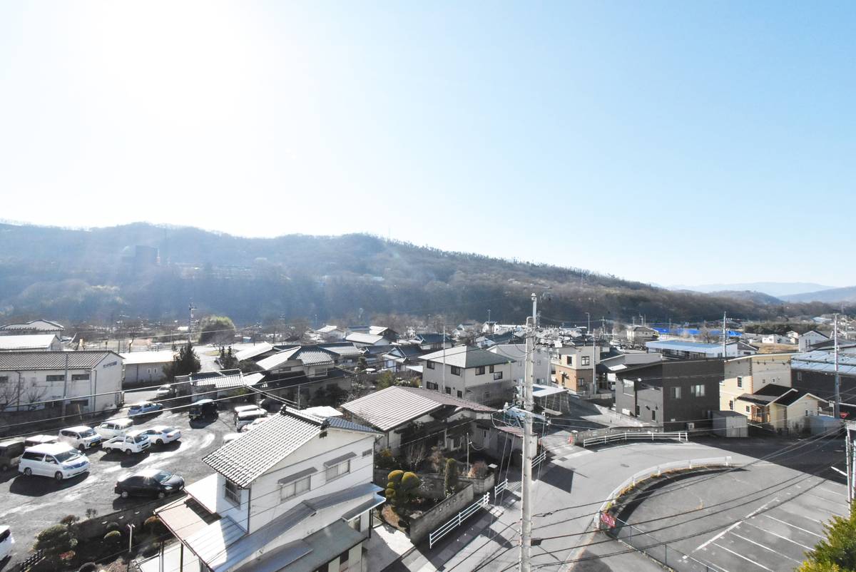 Tầm nhìn từ Village House Toubu ở Tomi-shi