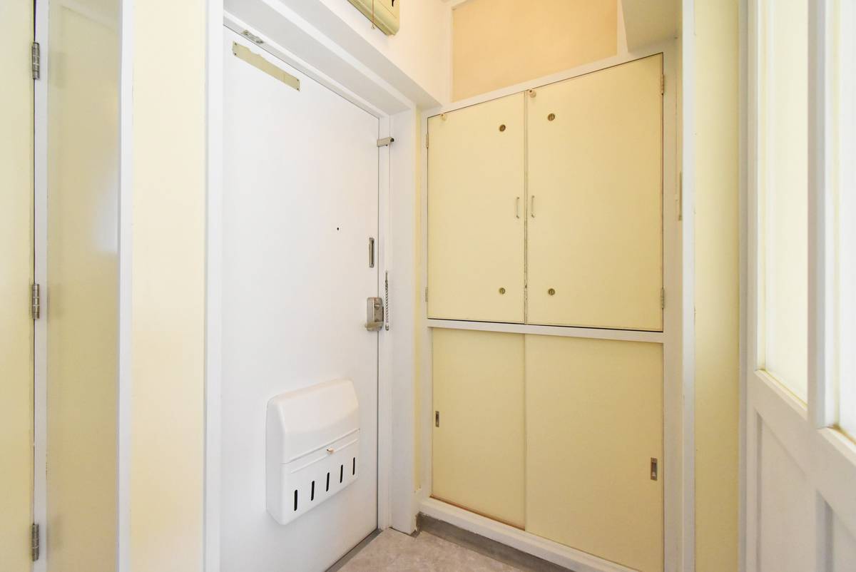 Pintu Masuk Apartemen di Village House Toubu di Tomi-shi