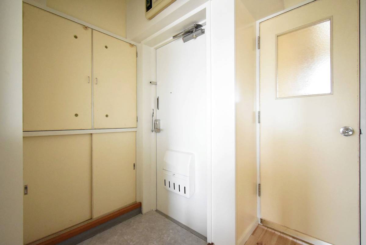 Pintu Masuk Apartemen di Village House Yaita di Yaita-shi
