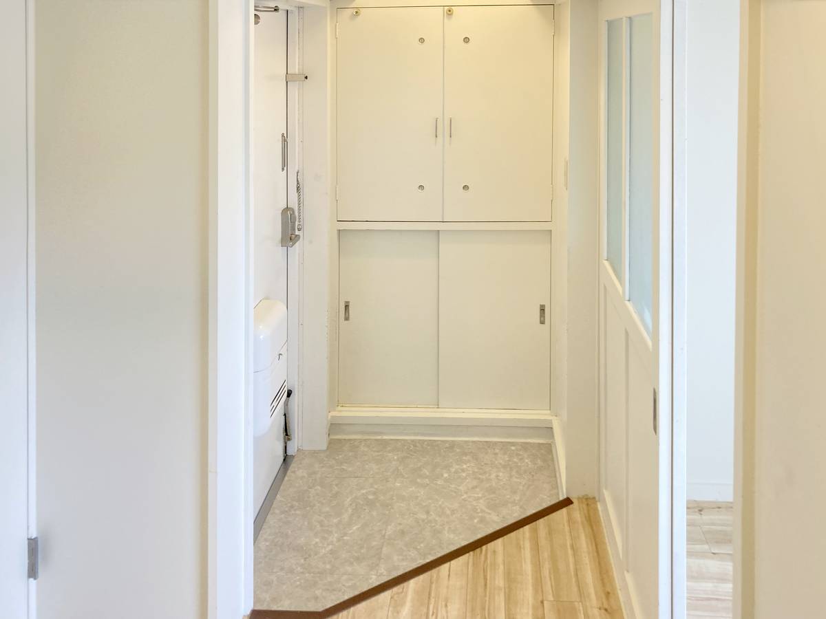 Pintu Masuk Apartemen di Village House Kamitsuma di Shimotsuma-shi