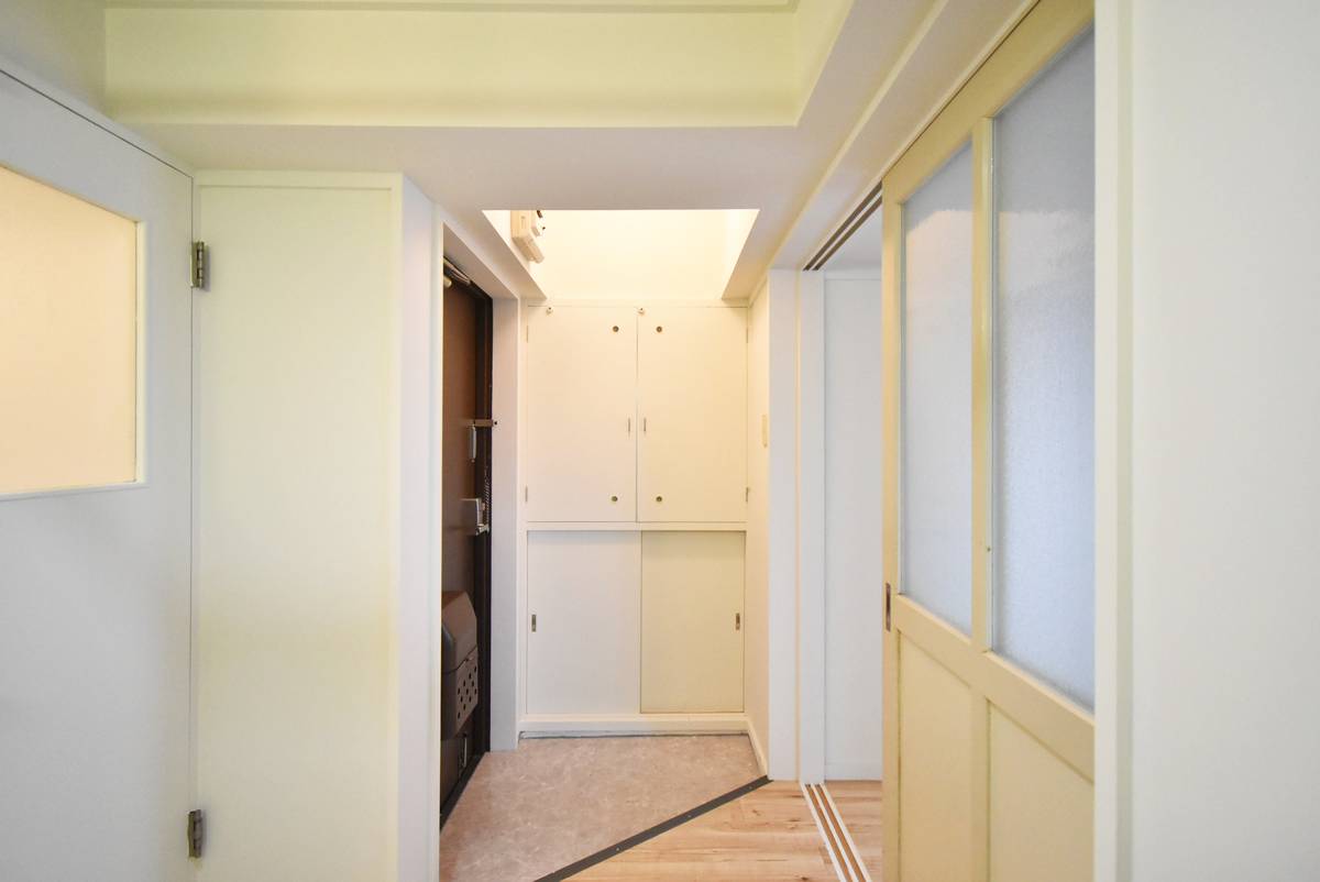 日立市ビレッジハウス南高野の玄関