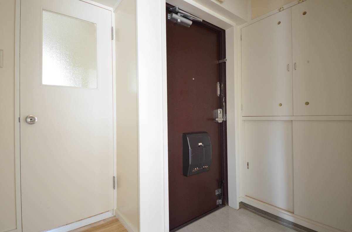 日立市ビレッジハウス十王の玄関