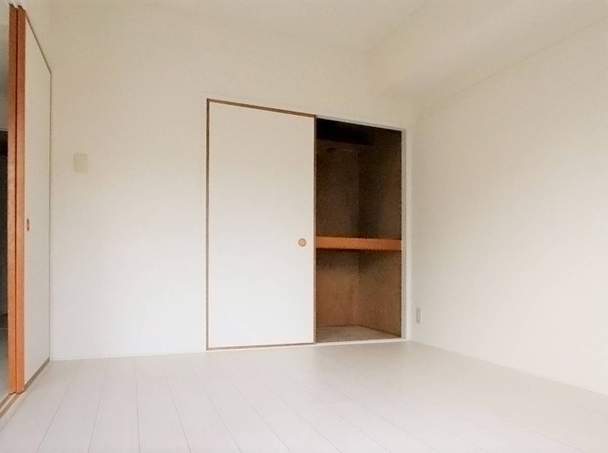 Khu vực chứa đồ của Village House Shiomi Tower ở Koto-ku