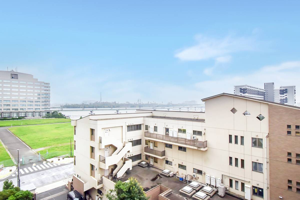 Tầm nhìn từ Village House Shiomi Tower ở Koto-ku