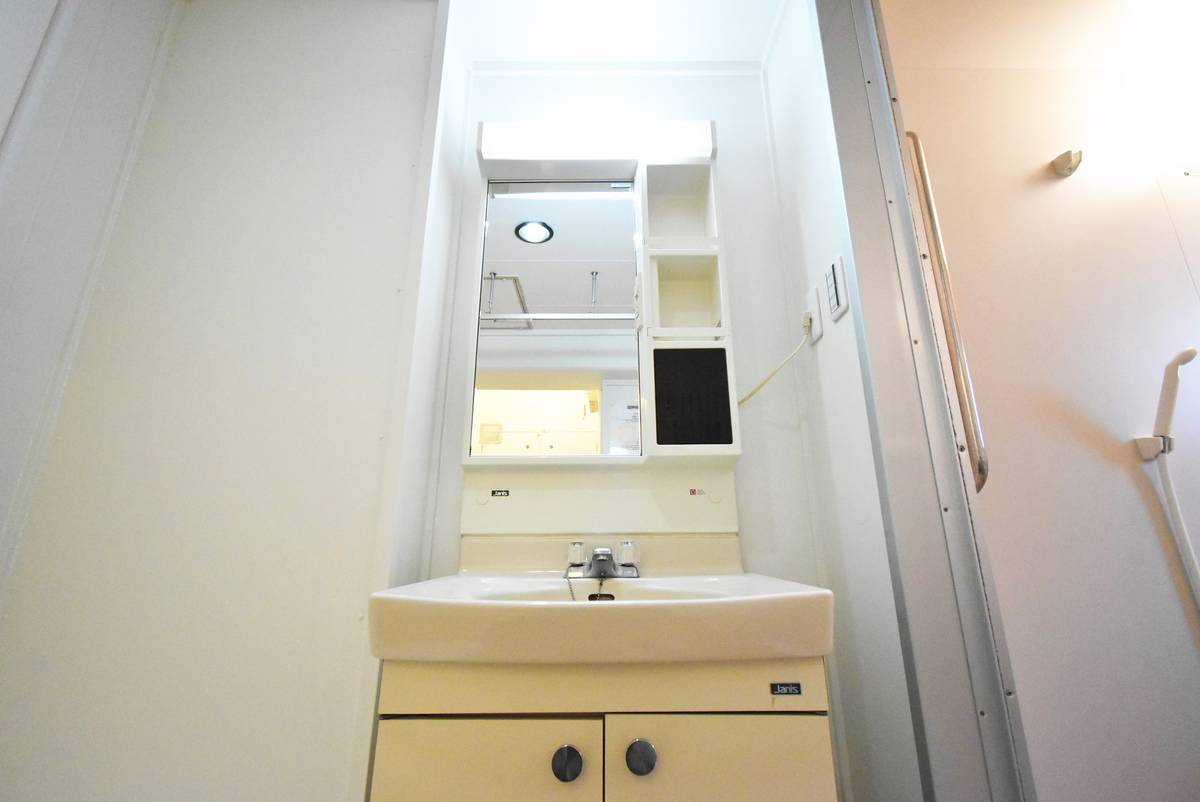 千曲市ビレッジハウス八幡の洗面所