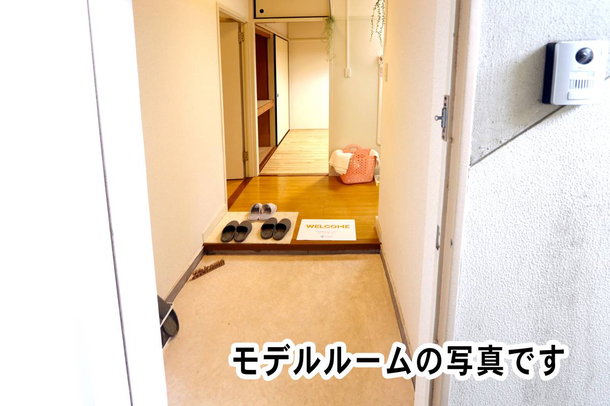 Apartment Entrance in Village House Sasagawa in Yokkaichi-shi