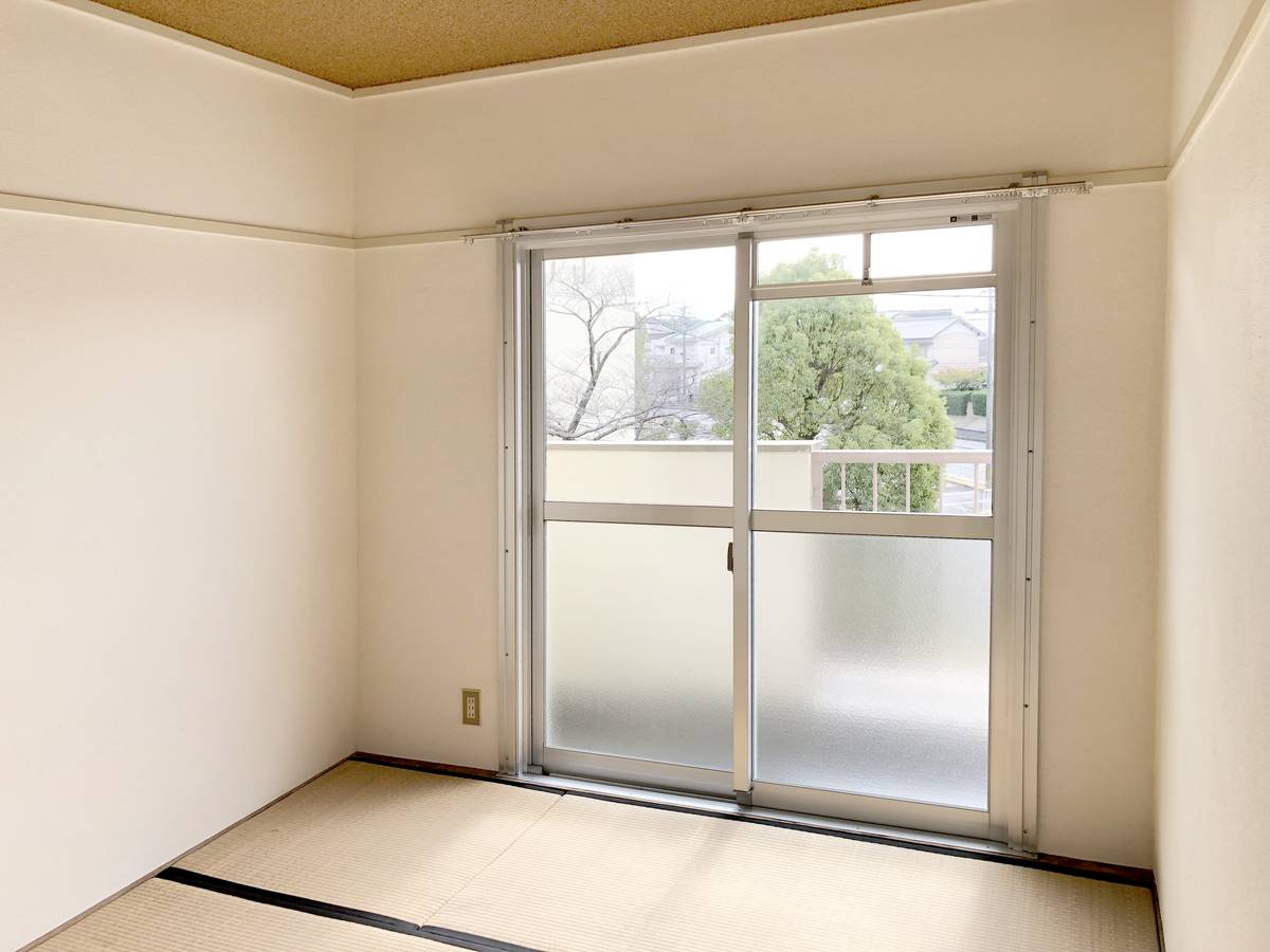 四日市市ビレッジハウス笹川の居室